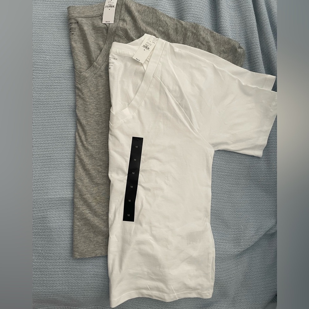 Women’s Classic White and Gray T-Shirt Set